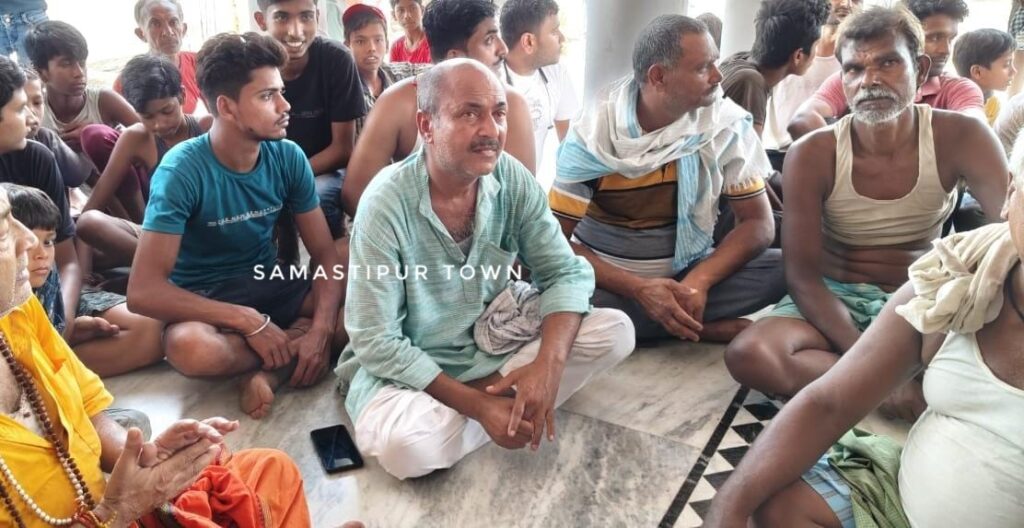 मूर्ति लू'टकांड मामले में लाइनर के परिवार को महापंचायत में मिली गांव बदर की सजा, उनके जमीन पर होगा मंदिर का कब्जा 1 IMG 20250427 WA0056
