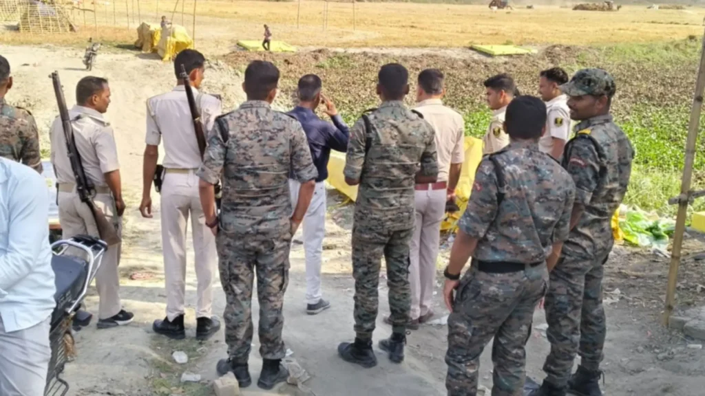 बाबा केवल धाम में अतिक्रमण मुक्त कराने गए पुलिस टीम पर हमला, BMP का जवान घायल 1 Picsart 25 04 03 09 25 55 298