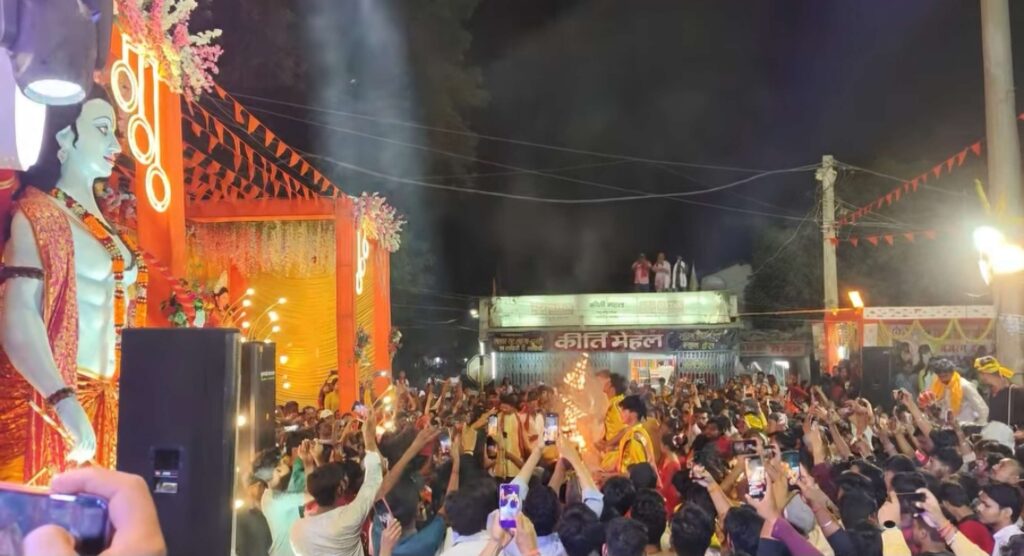 दलसिंहसराय में भव्यता के साथ रामनवमी पूजन महोत्सव का किया गया आयोजन, महाआरती में उमड़ी भीड़ 1 Screenshot 20250407 064540 Facebook