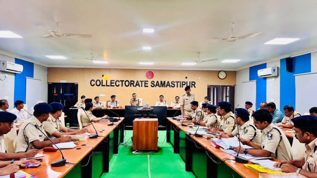 क्राइम मीटिंग में SP ने अपराध पर नियंत्रण और लंबित मामलों के निष्पादन पर दिया जोर, गश्ती बढ़ाने का निर्देश 1 FB IMG 1747017646410
