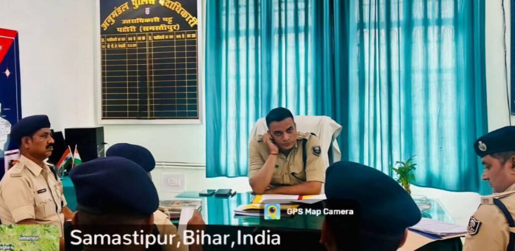 पटोरी SDPO कार्यालय का SP ने किया निरीक्षण, लंबित कांडों के तत्वरित निष्पादन व अनुसंधान को लेकर दिये आवश्यक दिशा-निर्देश 1 FB IMG 1747279170816