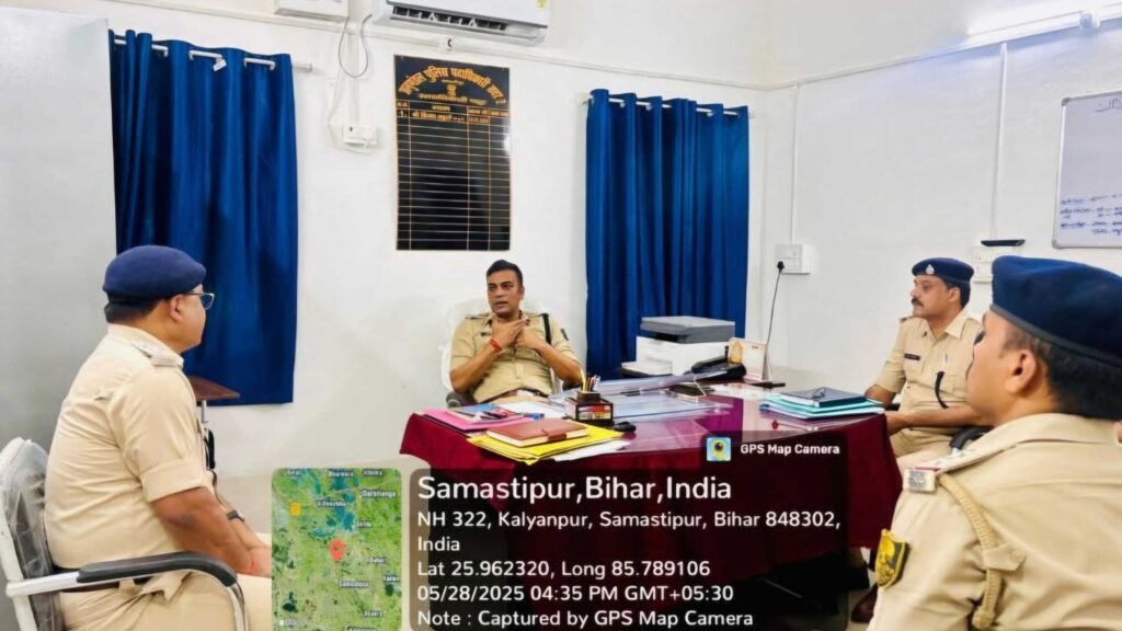 कल्याणपुर स्थित सदर SDPO-2 कार्यालय का SP ने किया निरीक्षण, लंबित कांडों के त्वरित निष्पादन के दिए निर्देश 1 FB IMG 1748448684780