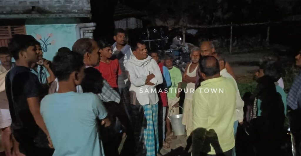 विभूतिपुर में ठनका गिरने से एक बुजुर्ग की मौ'त, परिजनों में मचा कोहराम 1 IMG 20250504 WA0117