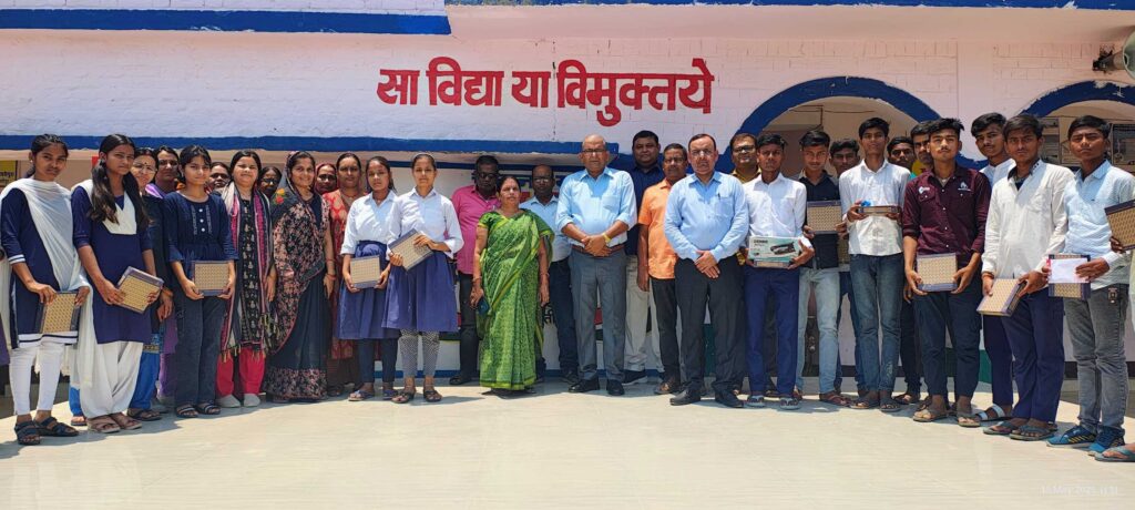 उत्क्रमित उच्च माध्यमिक विद्यालय लाटबसेपुरा में प्रतिभा सम्मान समारोह का आयोजन 1 IMG 20250511 WA0037