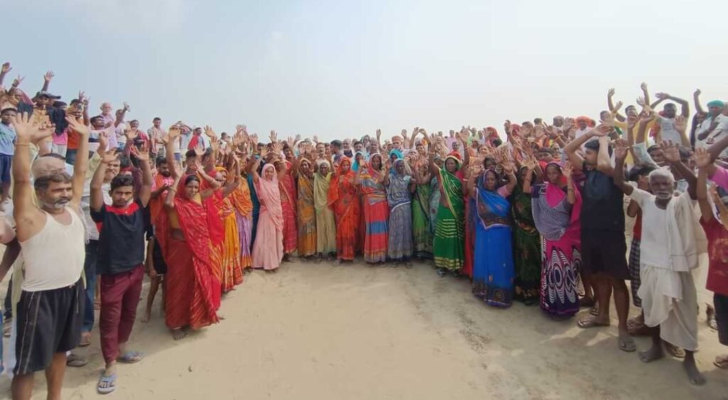 बख्तियारपुर-ताजपुर फोरलेन पर चार बाढ़ निकासी पुल को मिली मंजूरी, जनता के संघर्ष को मिली सफलता 1 IMG 20250519 WA0124