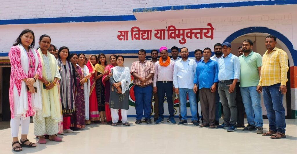 उत्क्रमित मध्य विद्यालय लाटबसेपुरा में शिक्षक सम्मान समारोह का किया गया आयोजन 1 IMG 20250521 WA0009