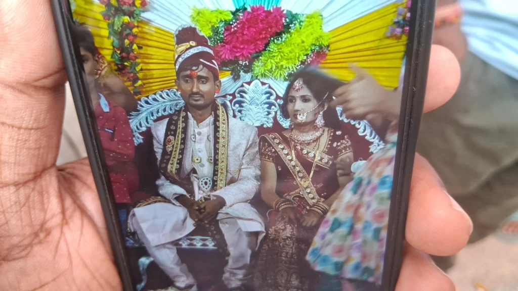 बिहार: लौंडा पार्टी ने शादी के मंडप से ही दूल्हे को किया किडनैप, दुल्हन के साथ मारपीट 1 IMG 20250524 WA0007