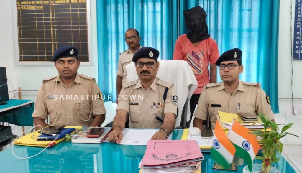 लूटकांड मामले के मास्टर माइंड बाॅबी को समस्तीपुर पुलिस ने किया गिरफ्तार, बाइक भी बरामद 1 file 2025 05 11T00 40 00 1200x540 1