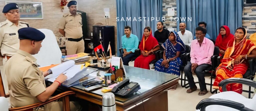 समस्तीपुर SP के जनता दरबार में पहुंचे 27 फरियादी, समस्याओं के त्वरित समाधान के लिए संबंधित पदाधिकारी को दिये आवश्यक निर्देश 1 FB IMG 1751019856176
