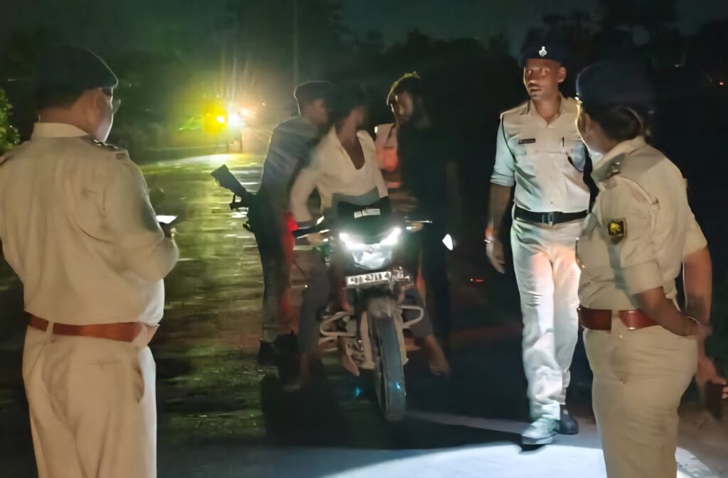 समस्तीपुर पुलिस द्वारा 24 घंटे की कार्रवाई में 49 गिरफ्तार, 1 लाख 56 हजार जुर्माने की राशि भी वसूली 1 FB IMG 1751080952869