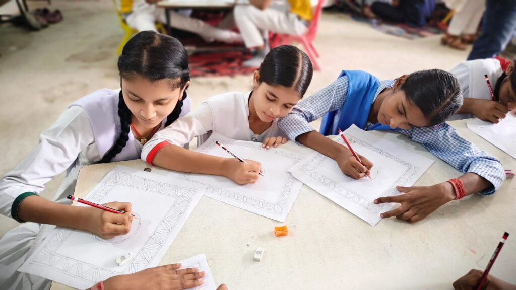 होली मिशन स्कूल के चारों ब्रांच में चार दिवसीय समर कैंप का किया गया शुभारंभ 1 IMG 20250601 WA0060
