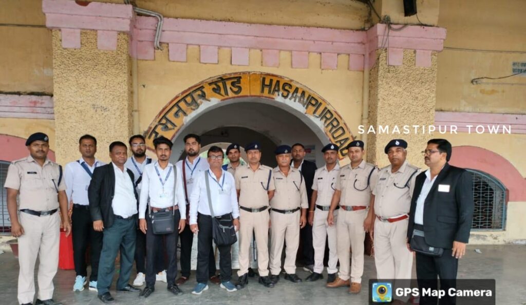 समस्तीपुर मंडल में लालगाड़ी से टिकट चेकिंग अभियान लगातार जारी, 11 हजार 280 रुपये का जुर्माना वसूला गया 1 IMG 20250601 WA0092