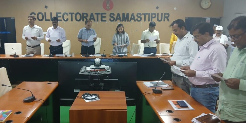विश्व बाल श्रम निषेध दिवस पर समस्तीपुर कलेक्ट्रेट सभागार में शपथ ग्रहण समारोह आयोजित 1 IMG 20250612 WA0074