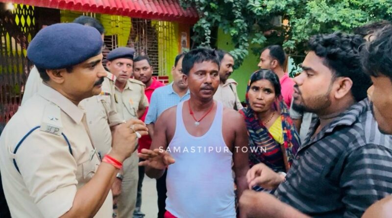 समस्तीपुर में पूर्व मंत्री के घर पर हंगामा व तोड़फोड़, बेटे व चालक पर नाबालिग को भगा दु'ष्कर्म का लगा आरोप 1 IMG 20250621 WA0123