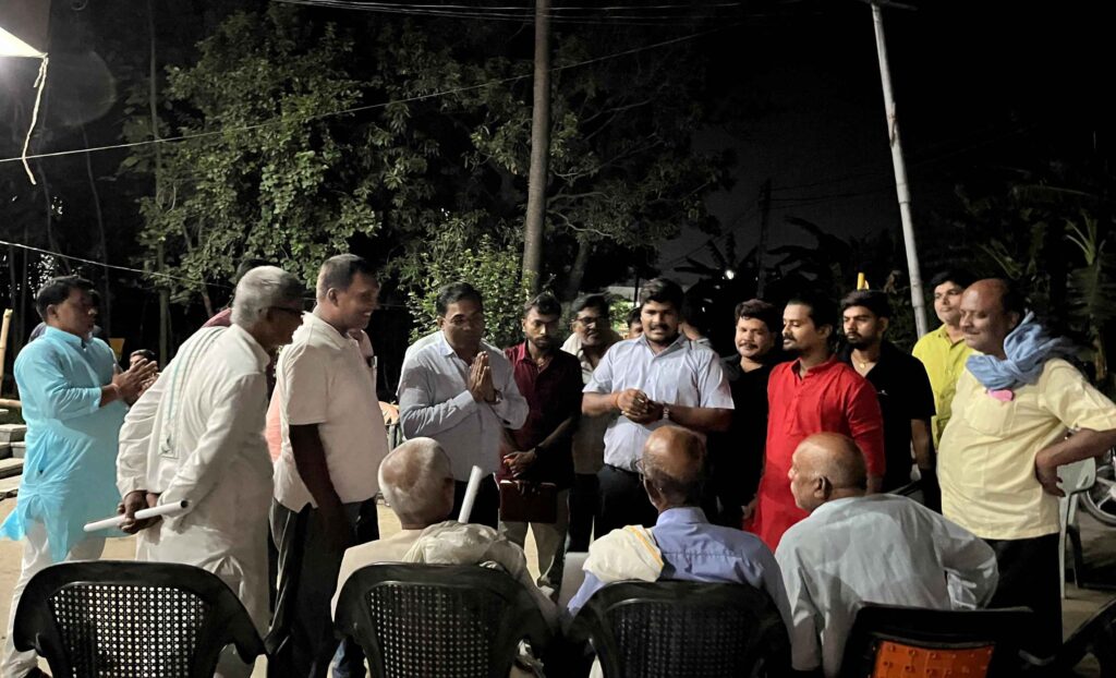 विधानसभा चुनाव को लेकर डॉ. मनोज ने दादपुर में चलाया जनसंपर्क अभियान, समस्तीपुर से पेश कर रहे हैं दावेदारी 1 IMG 20250625 WA0040 1