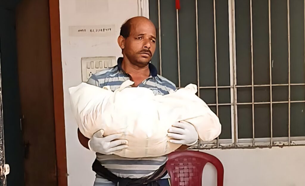 समस्तीपुर: डेढ़ साल की बच्ची के शरीर पर गिरा पंखा, करंट लगने से गई जान 1 images 5 1
