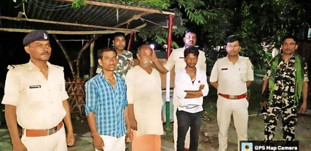 बिथान थाने की पुलिस ने लंबे समय से फरार चल रहे तीन आरोपी को गिरफ्तार कर न्यायिक हिरासत में भेजा 1 images 5