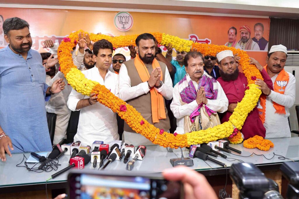 पसमांदा मुसलमानों को BJP देगी हिस्सेदारी, मिलन समारोह में बोले दिलीप जायसवाल- राजनीति ने जीना मुहाल किया 1 20250701 102823