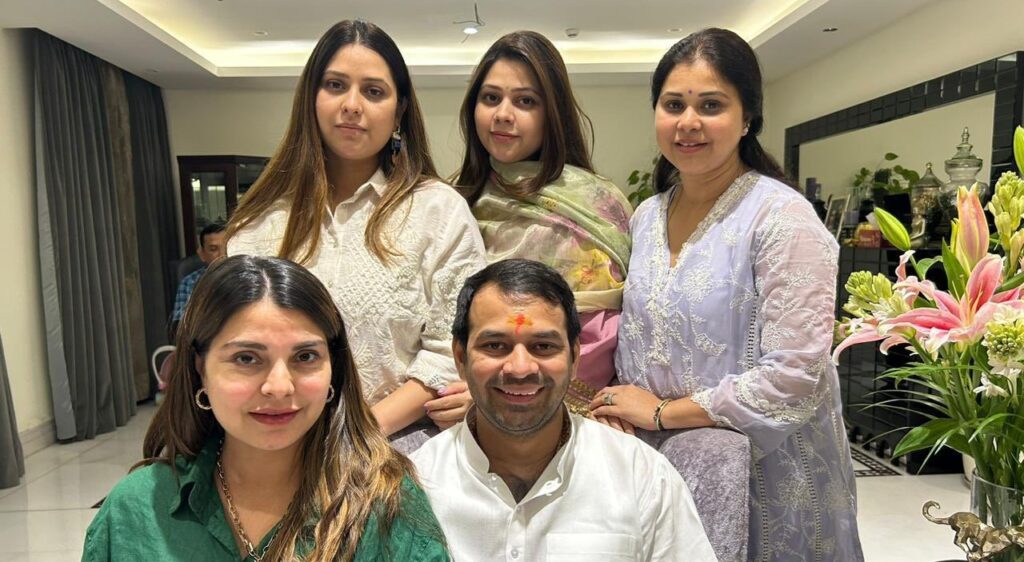 लालू, राबड़ी, तेजस्वी को छोड़ सभी बहनों और RJD को अनफॉलो कर दिया; तेज प्रताप के मन में क्या? 1 20250725 161826 1