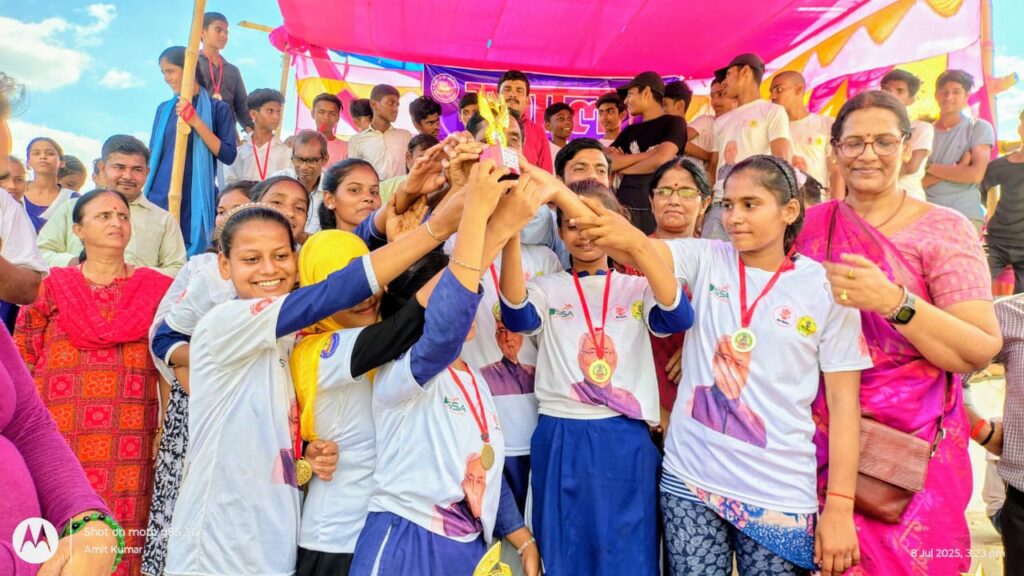 दलसिंहसराय के सीएच इंटर स्कूल में मशाल प्रतियोगिता का किया गया आयोजन 1 IMG 20250708 WA0061