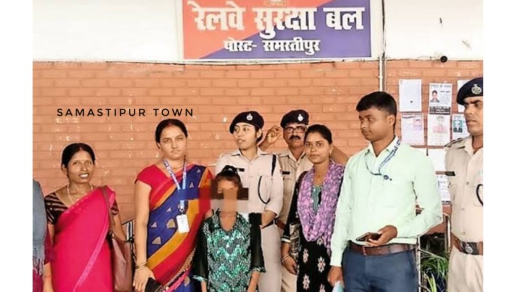 समस्तीपुर RPF की टीम ने स्वतंत्रता सेनानी एक्सप्रेस से भटकी हुई 10 वर्षीय बच्ची को किया बरामद 1 Picsart 25 07 25 09 25 14 035