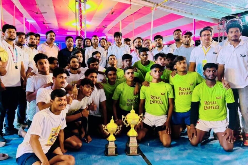 समस्तीपुर पटेल मैदान में चल रहे दो दिवसीय प्रो-कबड्डी लीग में सरायरंजन की टीम विजयी 1 file 2025 07 07T14 01 20