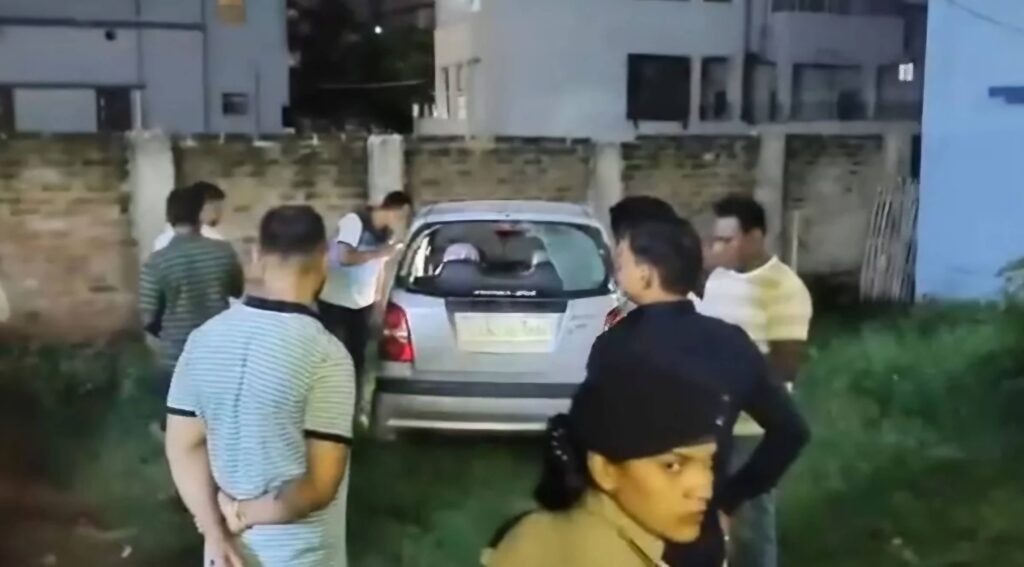 पटना में कार से मासूम भाई-बहन का शव बरामद, पैतृक गांव समस्तीपुर लाया गया शव; मां बोली- 'मेरे दोनों बच्चों को ट्यूशन वाली मैडम ने मार डाला' 1 15 08 2025 tuition death 24014370 1