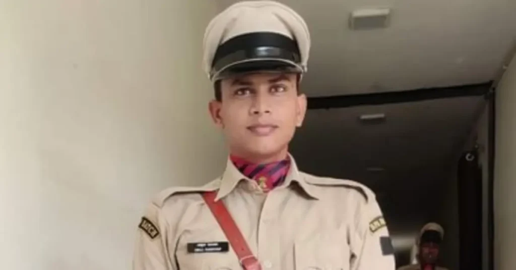 गयाजी SP ऑफिस में तैनात दरोगा ने किया सु'सा'इड: 2 साल पहले हुई थी शादी, पत्नी दिल्ली में कर रही UPSC की तैयारी 1 20250808 113048