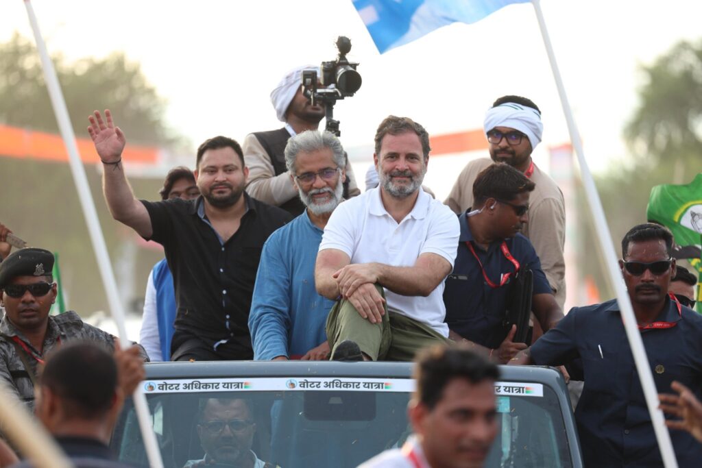 राहुल-तेजस्वी को देखने रैली में आए बुजुर्ग हुए बेहोश; हार्ट अटैक से अस्पताल में मौत 1 20250819 074705