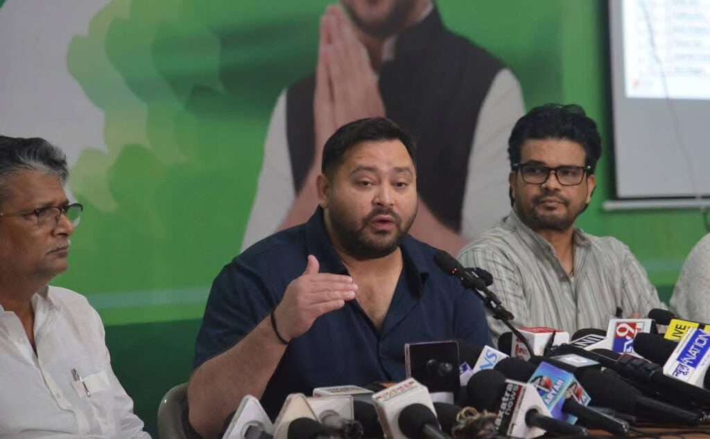 सरकार बताए कि विपक्ष की घोषणाओं की कॉपी और नकल कर कैसा लग रहा: तेजस्वी यादव 1 FB IMG 1754361771349