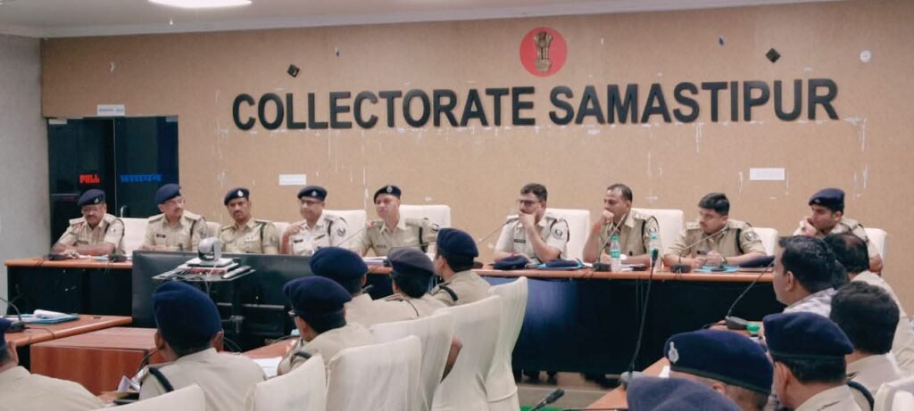 क्राइम मिटिंग के दौरान SP ने सभी थानाध्यक्षों को रात में खुद पेट्रोलिंग करने का दिया निर्देश 1 FB IMG 1755613286930