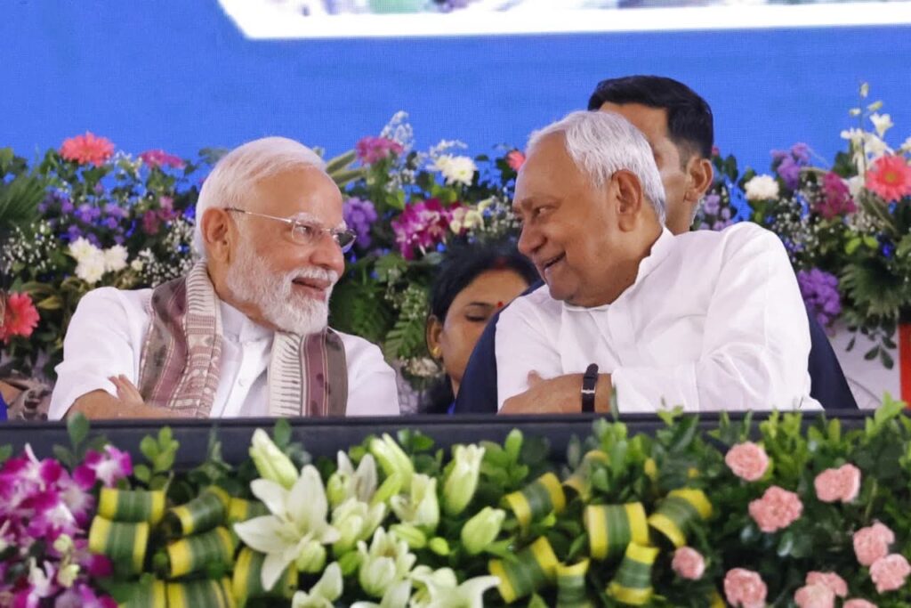 नीतीश कुमार हैं तभी पारदर्शी भर्ती हुई; तेजस्वी यादव के सरकारी नौकरी के दावों पर नरेंद्र मोदी की चोट 1 FB IMG 1755875527858