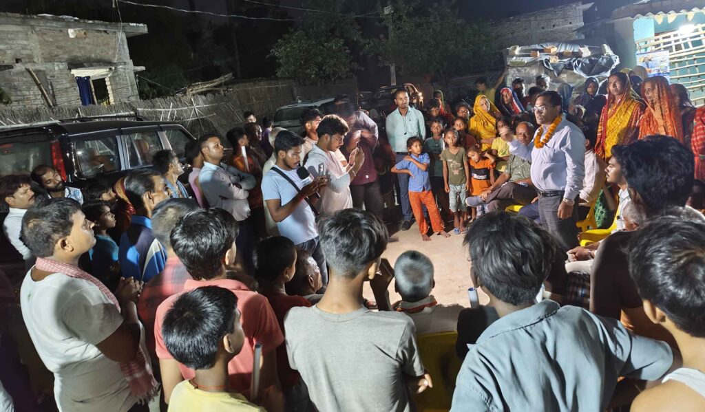 समस्तीपुर विधानसभा क्षेत्र में जनसंपर्क अभियान चला रहे डॉ. मनोज, कहा- जनता का प्रेम ही मेरी सबसे बड़ी ताकत है 1 IMG 20250802 WA0086