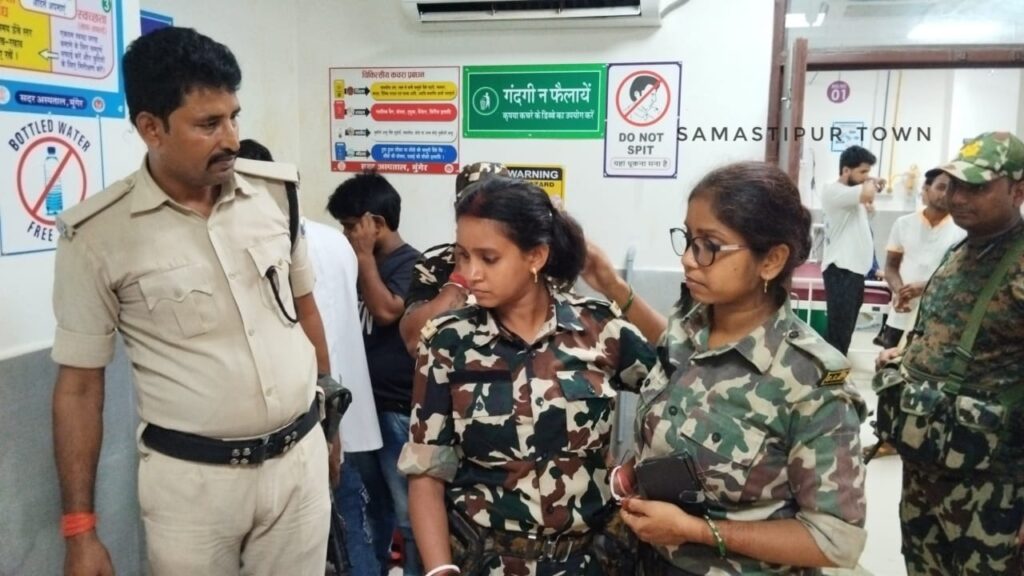 डायल 112 की टीम पर हुआ हमला, शराब तस्करों को पकड़ने गई थी पुलिस; वाहन को किया क्षतिग्रस्त 1 IMG 20250808 WA0005