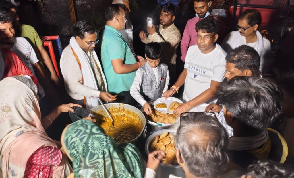 समस्तीपुर में डॉ. मनोज ने बेटे का जन्मदिन जरूरतमंदों के बीच मनाया 1 IMG 20250818 WA0119