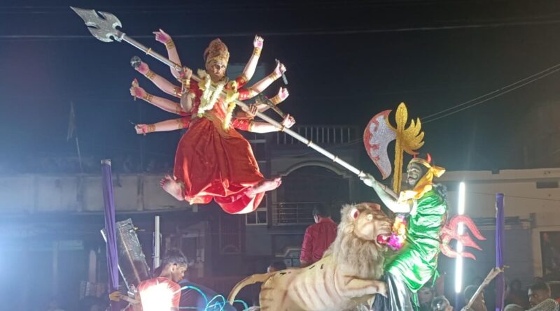 समस्तीपुर की ये झांकी देखकर आपके रोंगटे खड़े हो जाएँगे, हर वर्ष जन्माष्टमी के अवसर पर निकाली जाती है अद्भुत झांकी 1 IMG 20250819 WA0016