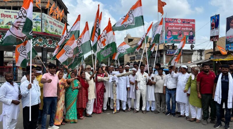 कांग्रेस मुख्यालय सदाकत आश्रम पर तोड़-फोड़ के बाद समस्तीपुर में BJP के खिलाफ विरोध प्रदर्शन, PM का फूंका पुतला 1 IMG 20250830 WA0200