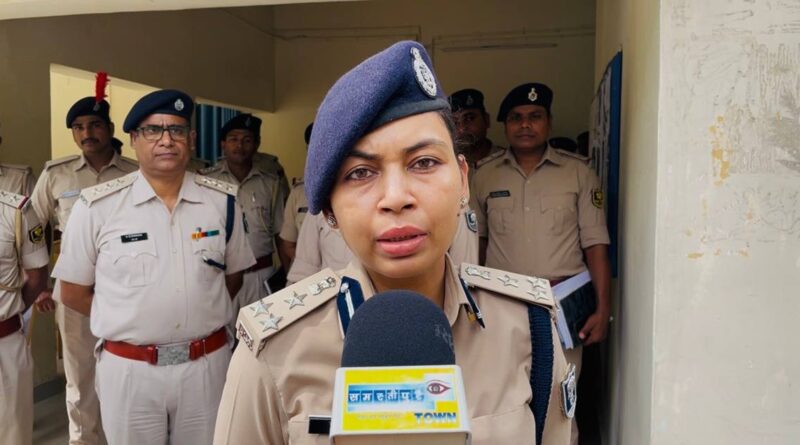 DIG डाॅ. स्वप्ना गौतम मेश्राम ने मोबिल गैंग व ATM फ्रॉड गिरोह से लोगों को किया सतर्क 1 IMG 20250823 224246 899