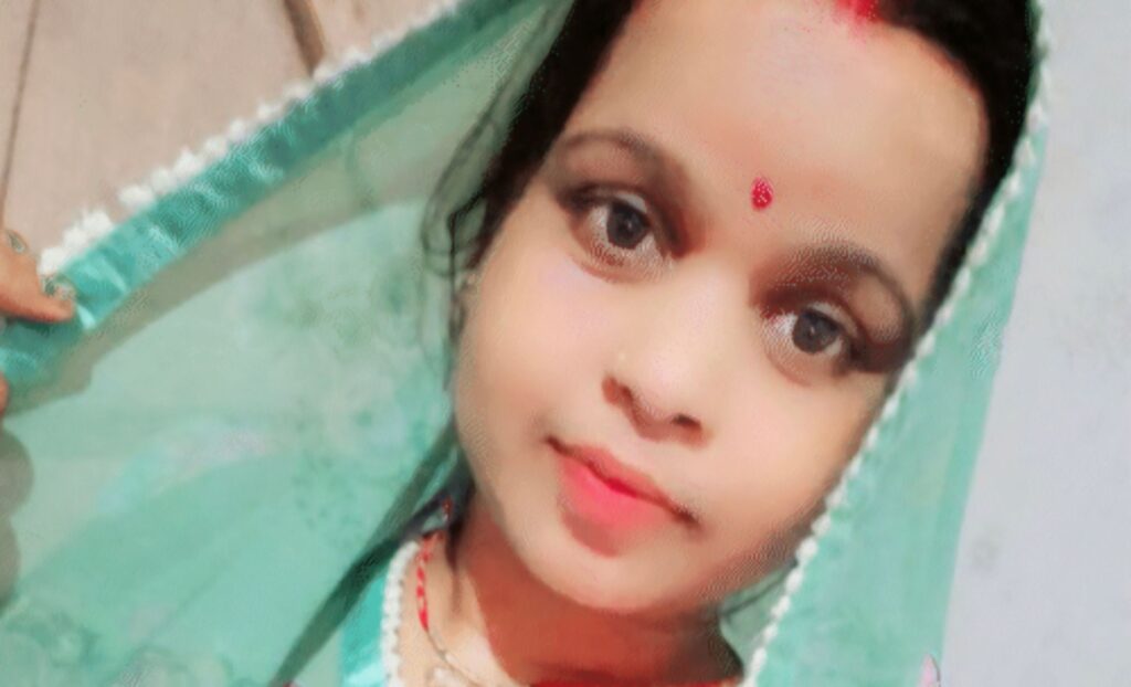 समस्तीपुर में छत पर सो रही महिला की गला रेतकर ह'त्या, चचेरे देवर पर आरोप, पूछताछ के लिए पुलिस ने हिरासत में लिया 1 Screenshot 20250822 131948 Gallery