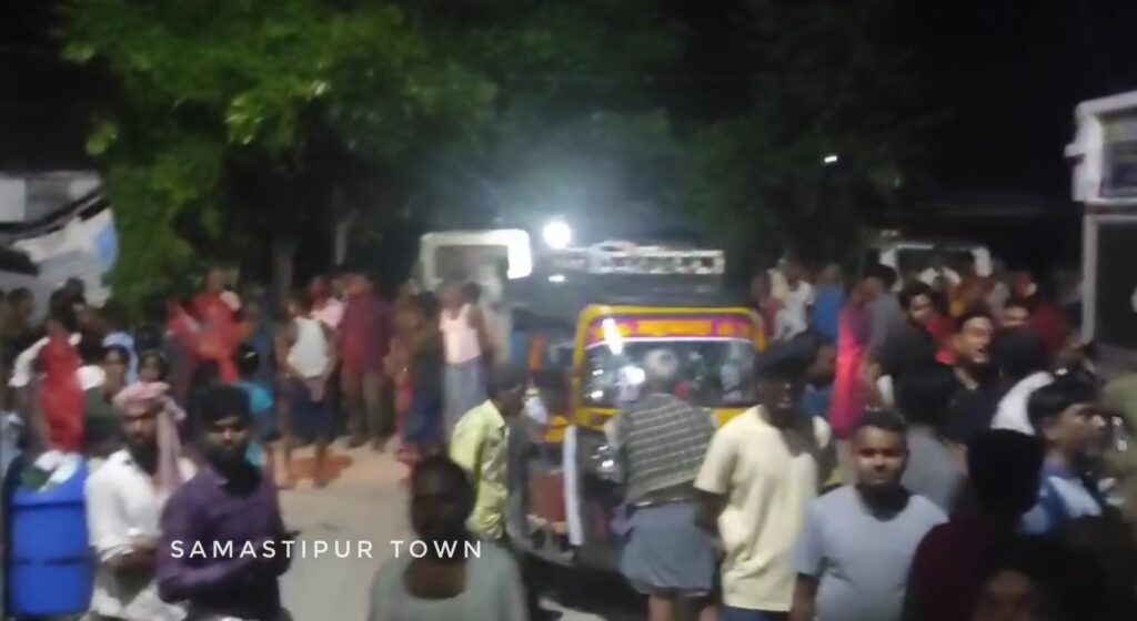 विभूतिपुर स्थित निजी क्लिनिक में प्रसूता की मौ'त पर बवाल, डॉक्टर पर लापरवाही का आरोप 1 VID 20250818 WA01181