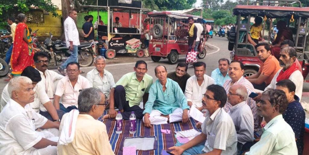 समस्तीपुर रेल कारखाना के अस्तित्व की लड़ाई को लेकर 'रेल विस्तार एंव विकास समिति' द्वारा आमरण अनशन की तैयारी तेज 1 file 2025 08 11T13 22 56