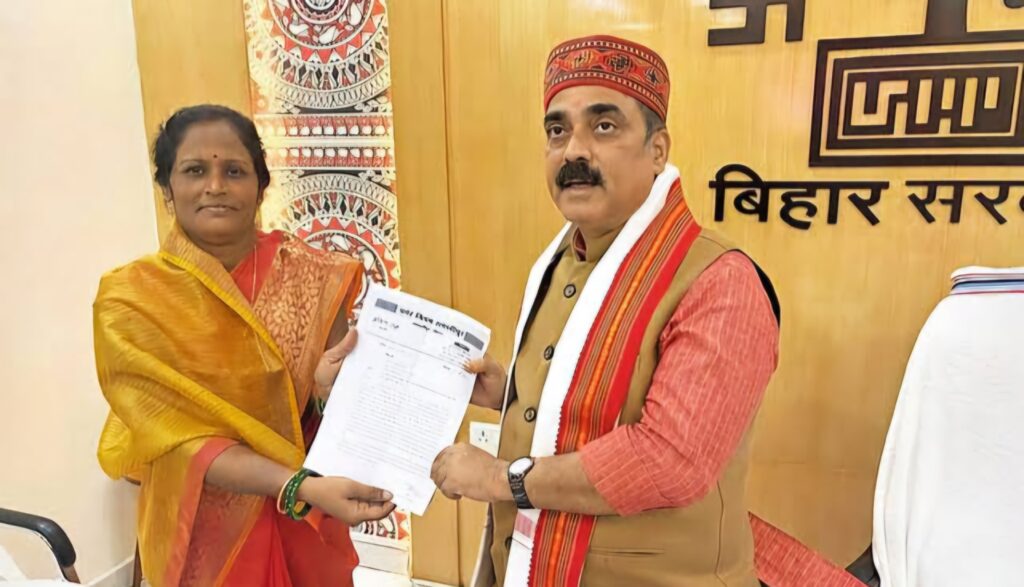 समस्तीपुर की मेयर ने नगर विकास मंत्री से विभागीय योजनाओं के क्रियान्वयन पर से रोक हटाने की मांग की 1 images