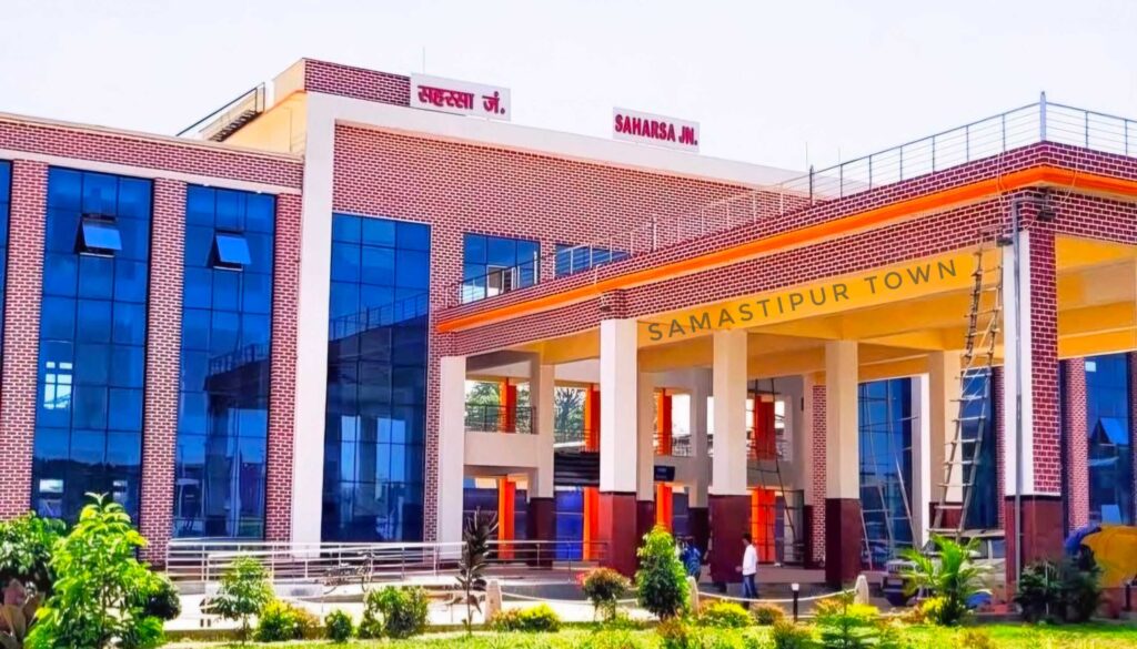 यात्रियों के लिए खुशखबरी! बनकर तैयार समस्तीपुर मंडल के यह 6 आधुनिक स्टेशन, जानिए क्या-क्या मिलेंगी सुविधाएं 1 20250903 161201