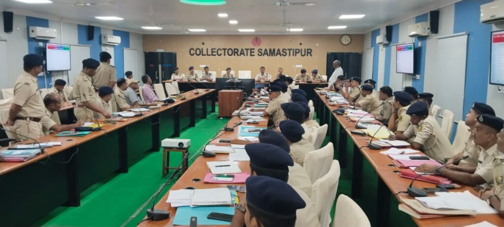 क्राइम मीटिंग में SP सख्त, हिस्ट्रीशीटरों पर नकेल कसने और गश्ती बढ़ाने का आदेश 1 20250909 222710
