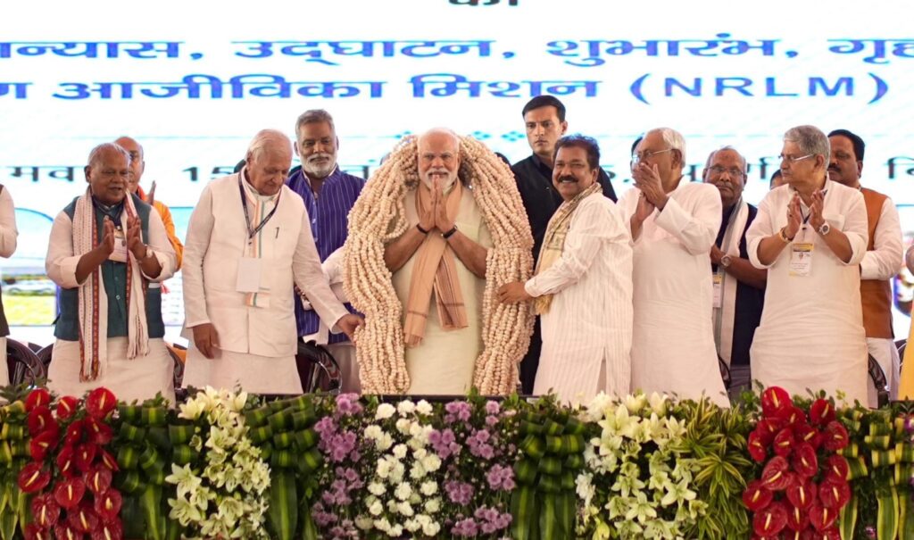 घुसपैठियों को बचाने के लिए यात्रा; वोटर लिस्ट के SIR को लेकर राहुल, तेजस्वी के विरोध पर मोदी का हमला 1 20250915 215038