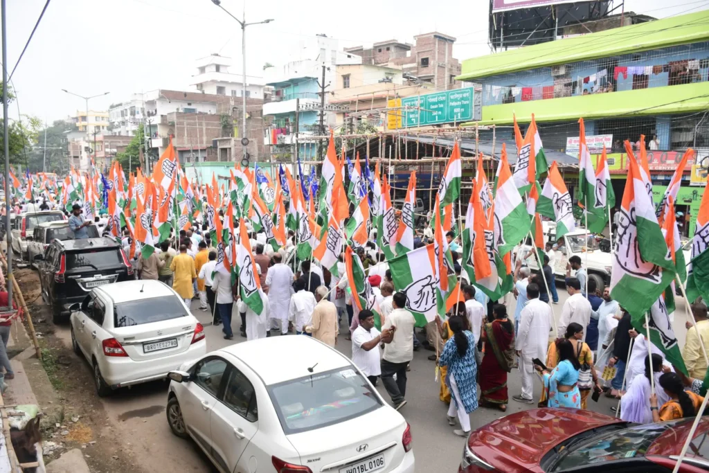 पटना में कांग्रेस का मार्च, सरकार पर अडानी को 1 रुपये में 1050 एकड़ जमीन देने का आरोप 1 20250918 172148