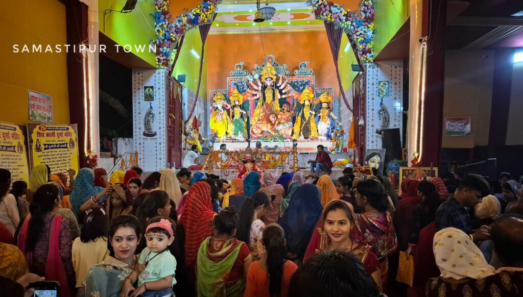 दुर्गा पूजा को लेकर समस्तीपुर में कड़ी सुरक्षा, जिला नियंत्रण कक्ष से हो रही निगरानी 1 20250929 190529