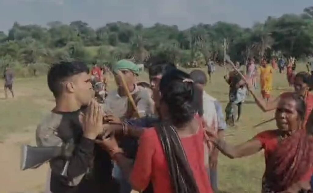 बिहार: शराब की जांच करने पहुंची पुलिस को दौड़ा-दौड़ाकर पीटा, जमकर बरसाए लाठी-डंडे; हथियार छीनने की भी कोशिश 1 792b6lp bihar 625x300 06 September 25