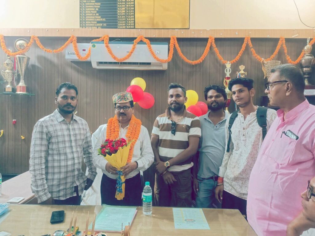 समस्तीपुर काॅलेज में नये प्रिंसिपल प्रो. शशि कुमार शशि ने पदभार किया ग्रहण, लंबे समय तक इस काॅलेज में दे चुके हैं सेवा 1 FB IMG 1756721966886