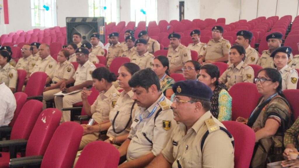 समस्तीपुर में पुलिस पदाधिकारियों के लिये जेजे एक्ट व पास्को एक्ट पर एक दिवसीय कार्यशाला आयोजित 1 FB IMG 1757342613997